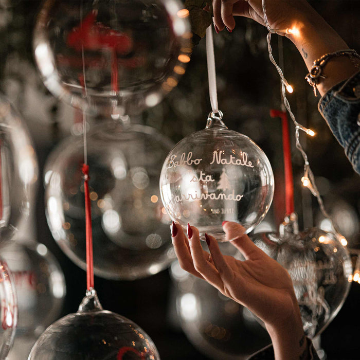 Pallina in Vetro “Babbo Natale Sta Arrivando”
