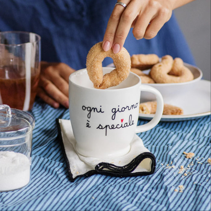 Mug bianca "Ogni giorno è speciale"