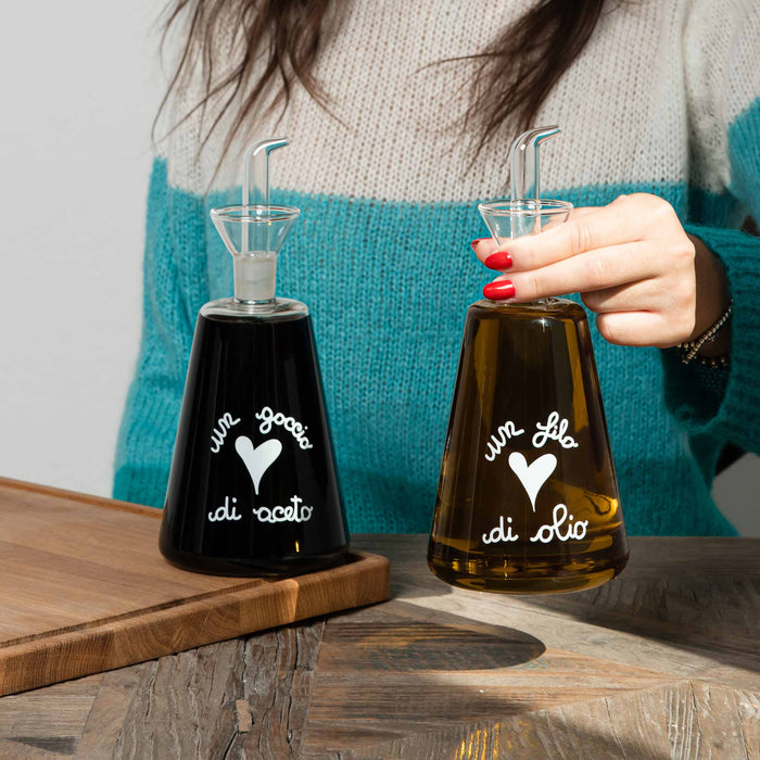 Oliera "Un Filo d'Olio Cuore" Conica